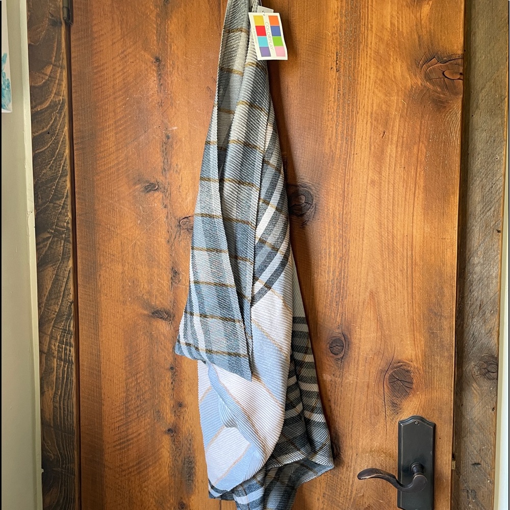 NWT! Womens scarf